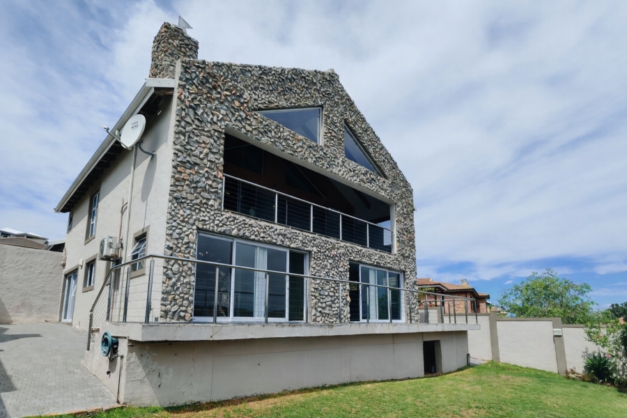 3 Bedroom Property for Sale in Reebok Western Cape